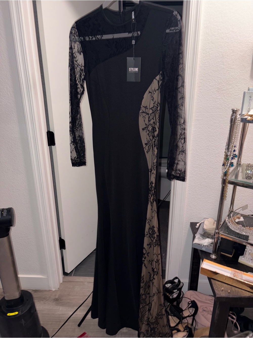 STYLEWE NWT Black & Nude Lace Long Sleeve Maxi Dress (Size Small)